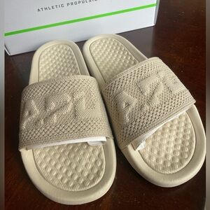 NEW APL Techloom Slides Size 6 Parchment